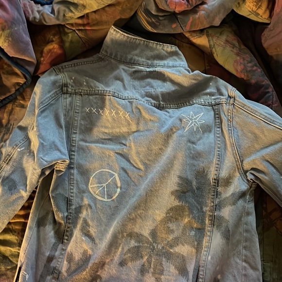 Jean jacket - Picture 2 of 3